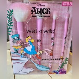Disney Alice in Wonderland Wet n Wild Mad Tea Party Makeup Brush Set Limited